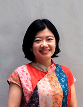 A Complete Picture of Kang Chiung Wen, Mandarin Language Teacher
